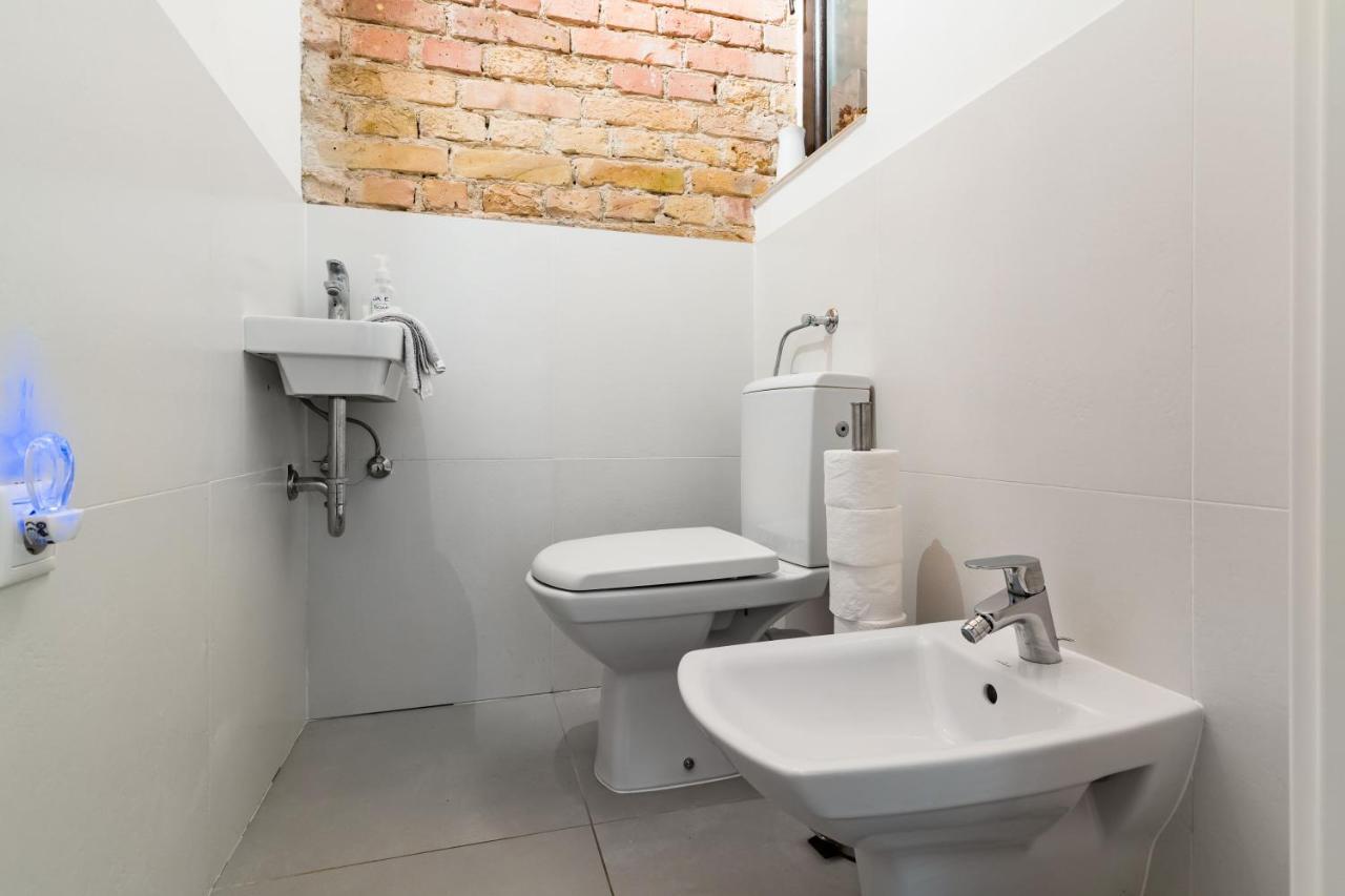 Z38 Downtown Loft Apartment Budapest Ngoại thất bức ảnh